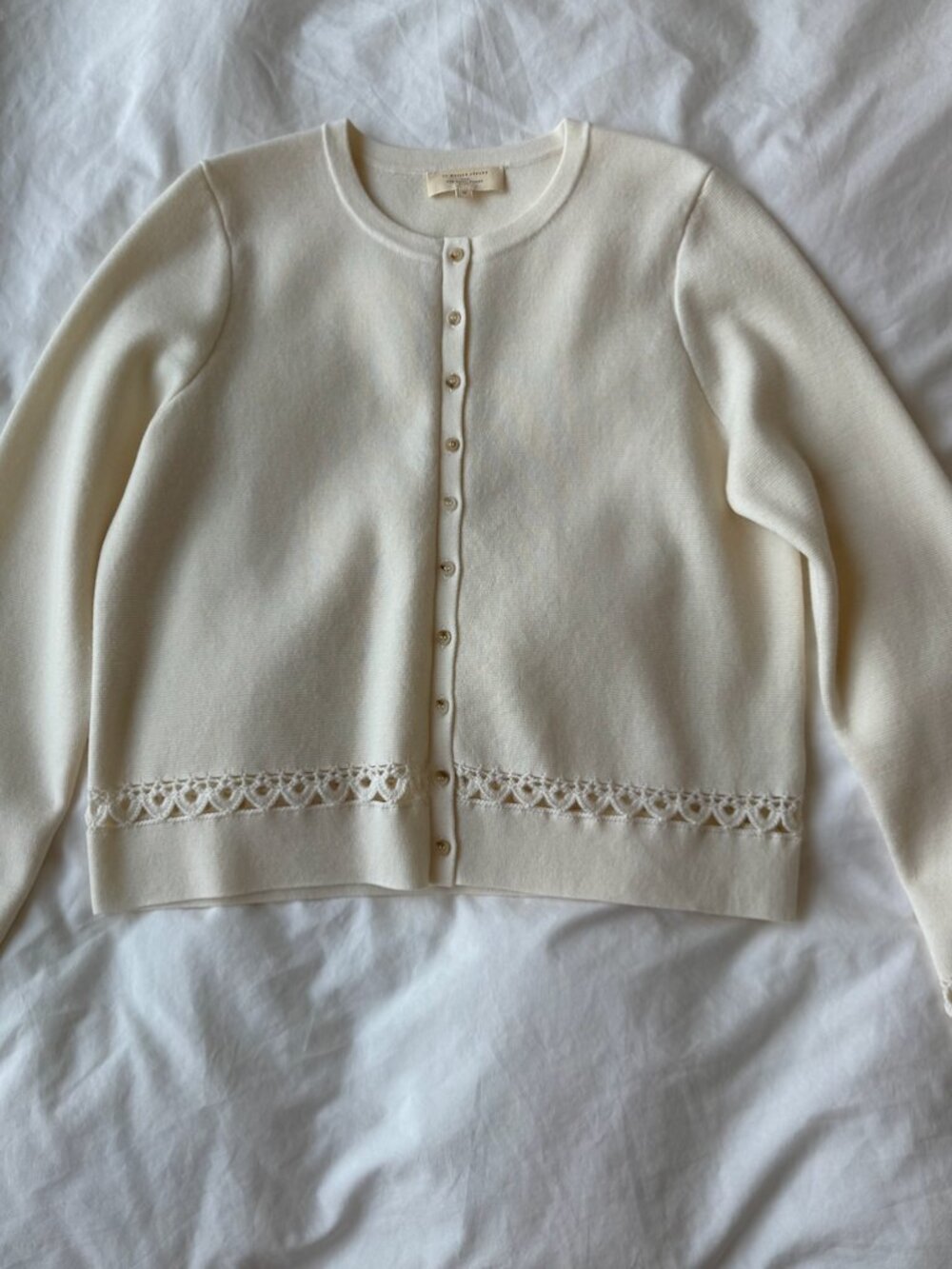 Sézane white merino wool cardigan with lace trim and buttons - Picture 2 of 4